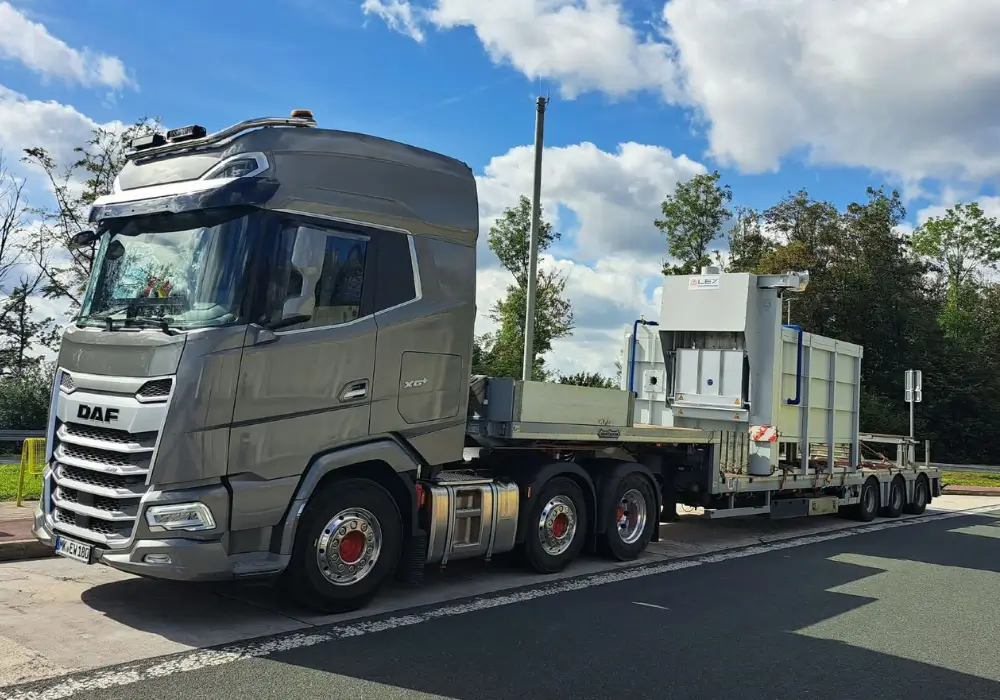 Spedition Wernscheidt Meinerzhagen Semitieflader Maschinentransport
