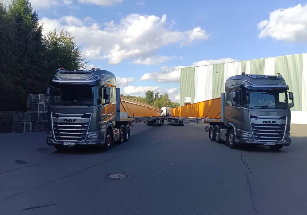 Spedition Wernscheidt Meinerzhagen Überlängentransport zwei Fahrzeuge